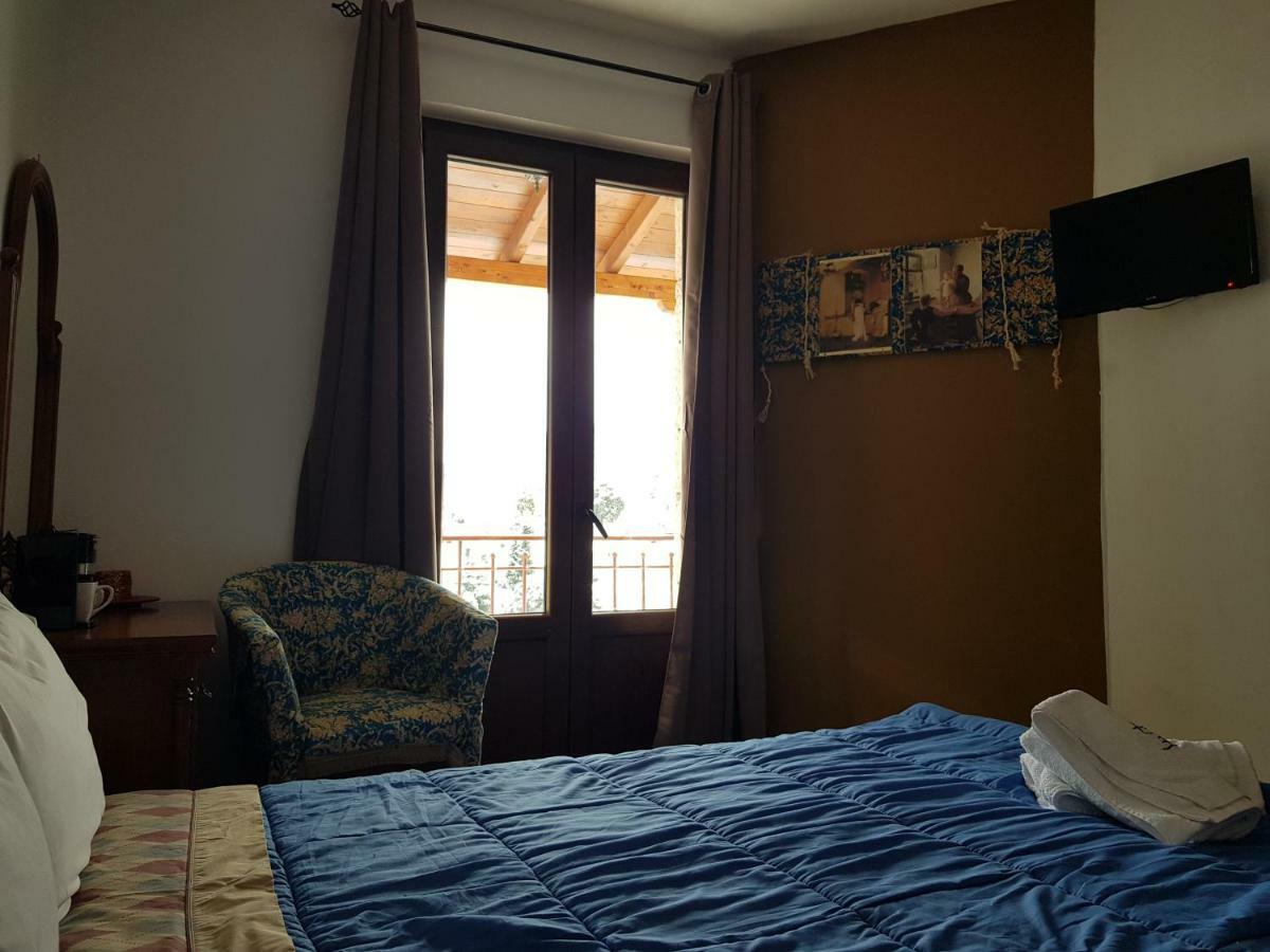 Petra & Elato Art Hotel Valtessiniko Exteriör bild